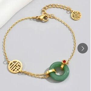 Vintage Inspired Elegant Bracelet - Traditional Elegance